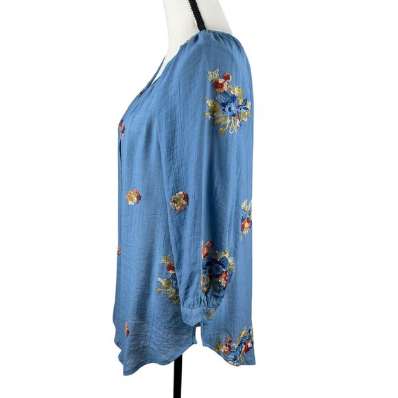 Fig & Flower Women's Top Medium Blue Floral 3/4 Sleeve Embroidered Button Front - Picture 5 of 11